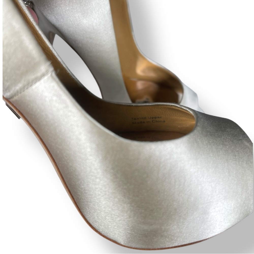 Badgley Mischka Kiara Platform Pump Ivory Size 6 - Picture 8 of 9